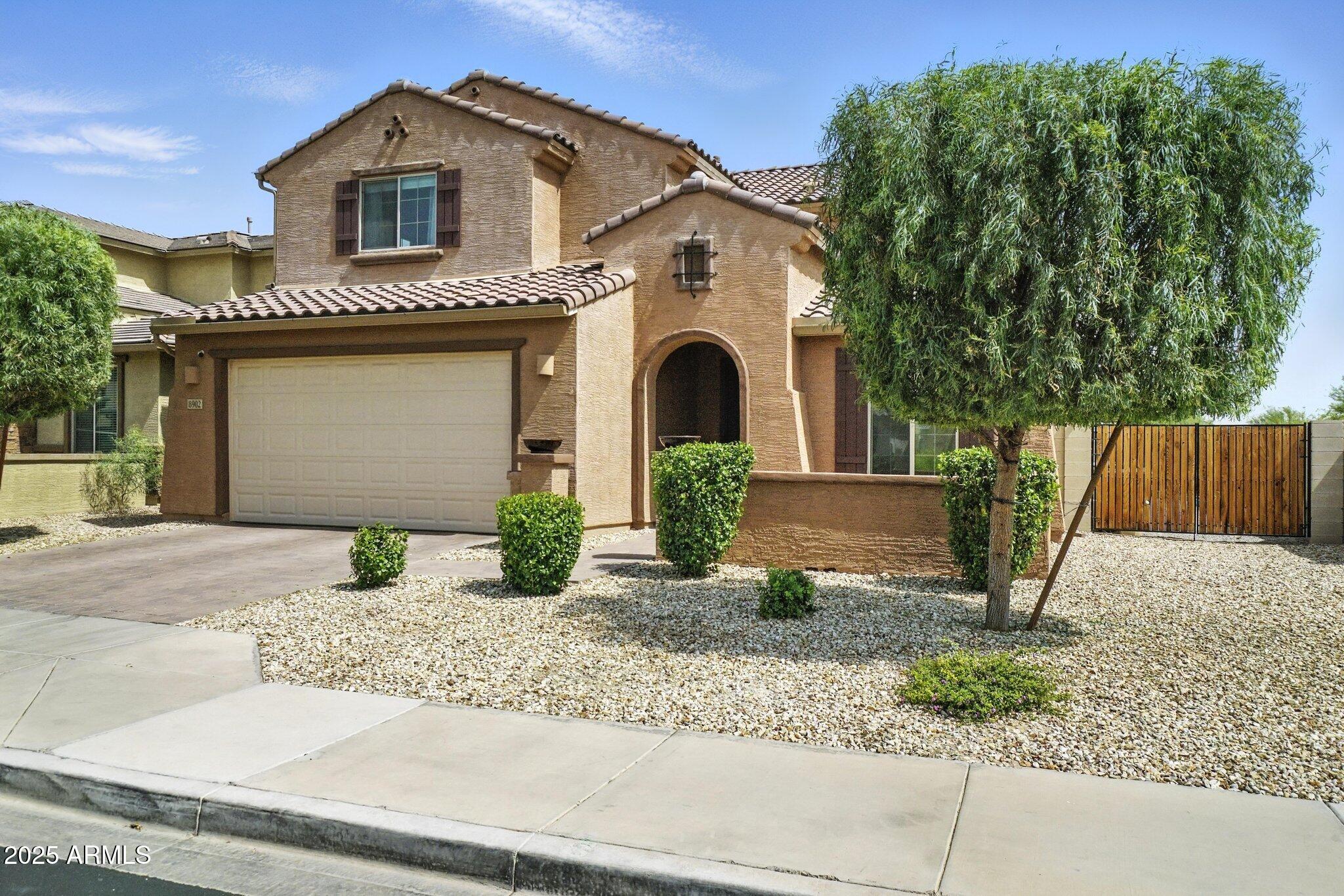 8902 W MARSHALL Avenue