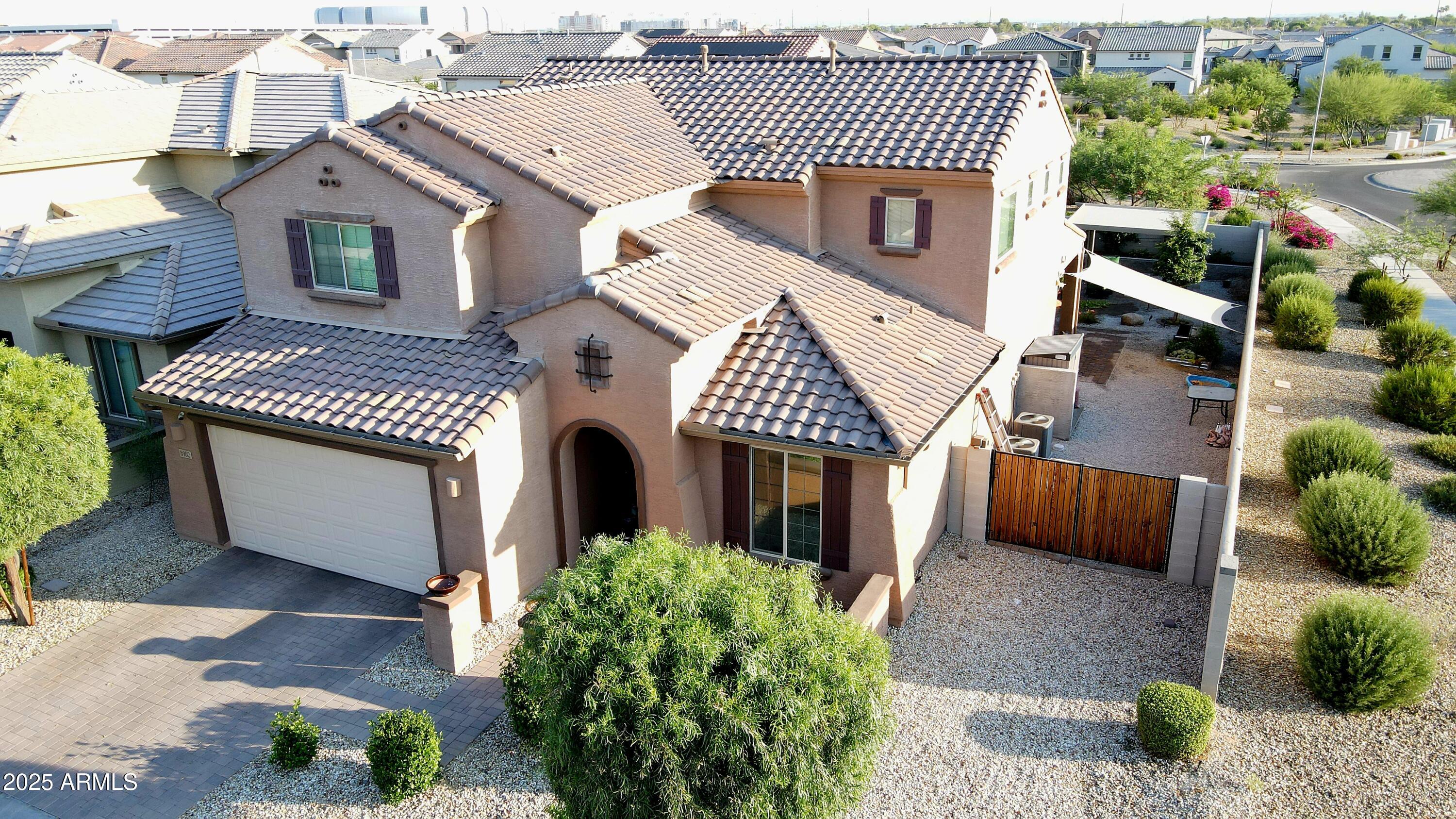 8902 W MARSHALL Avenue