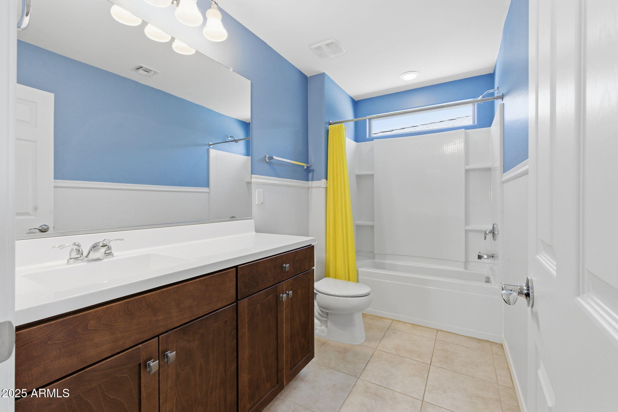 8902 W MARSHALL Avenue