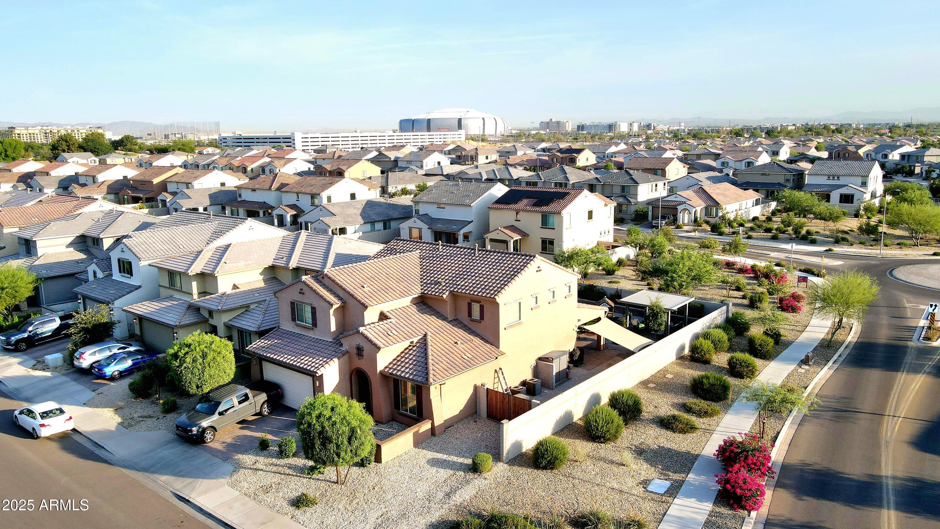 8902 W MARSHALL Avenue