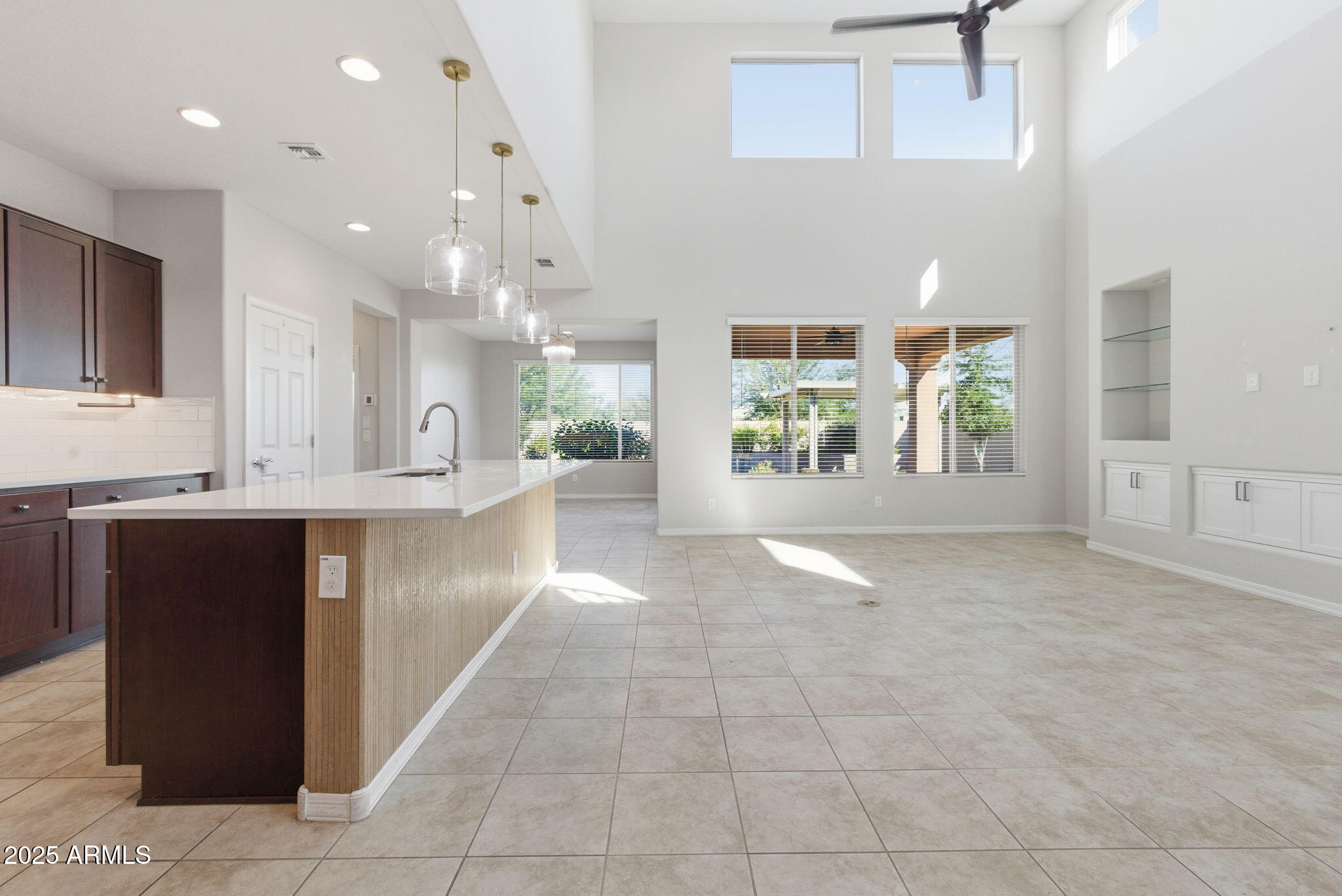 8902 W MARSHALL Avenue