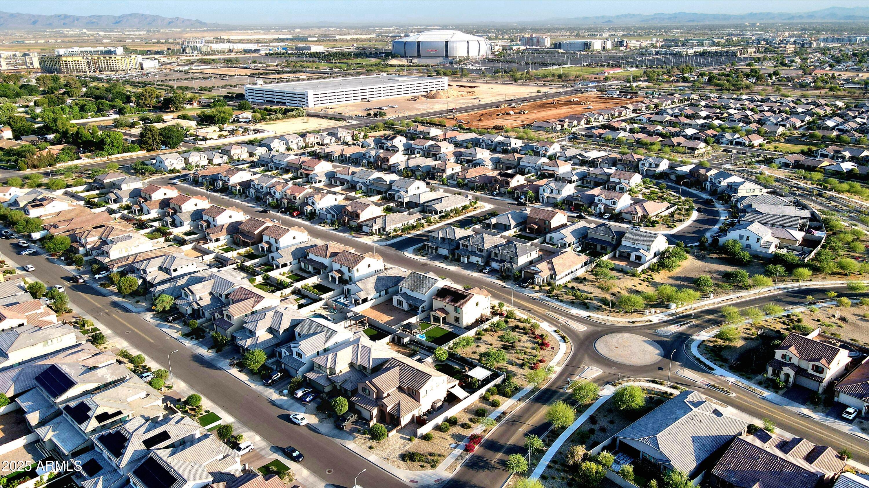 8902 W MARSHALL Avenue