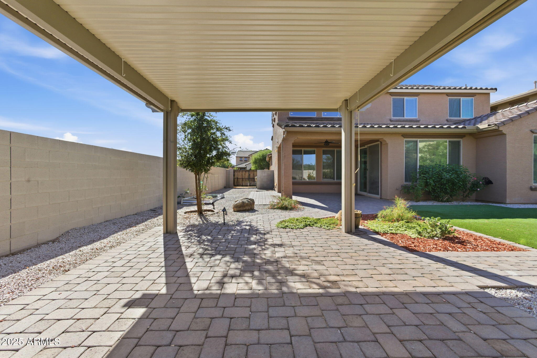 8902 W MARSHALL Avenue