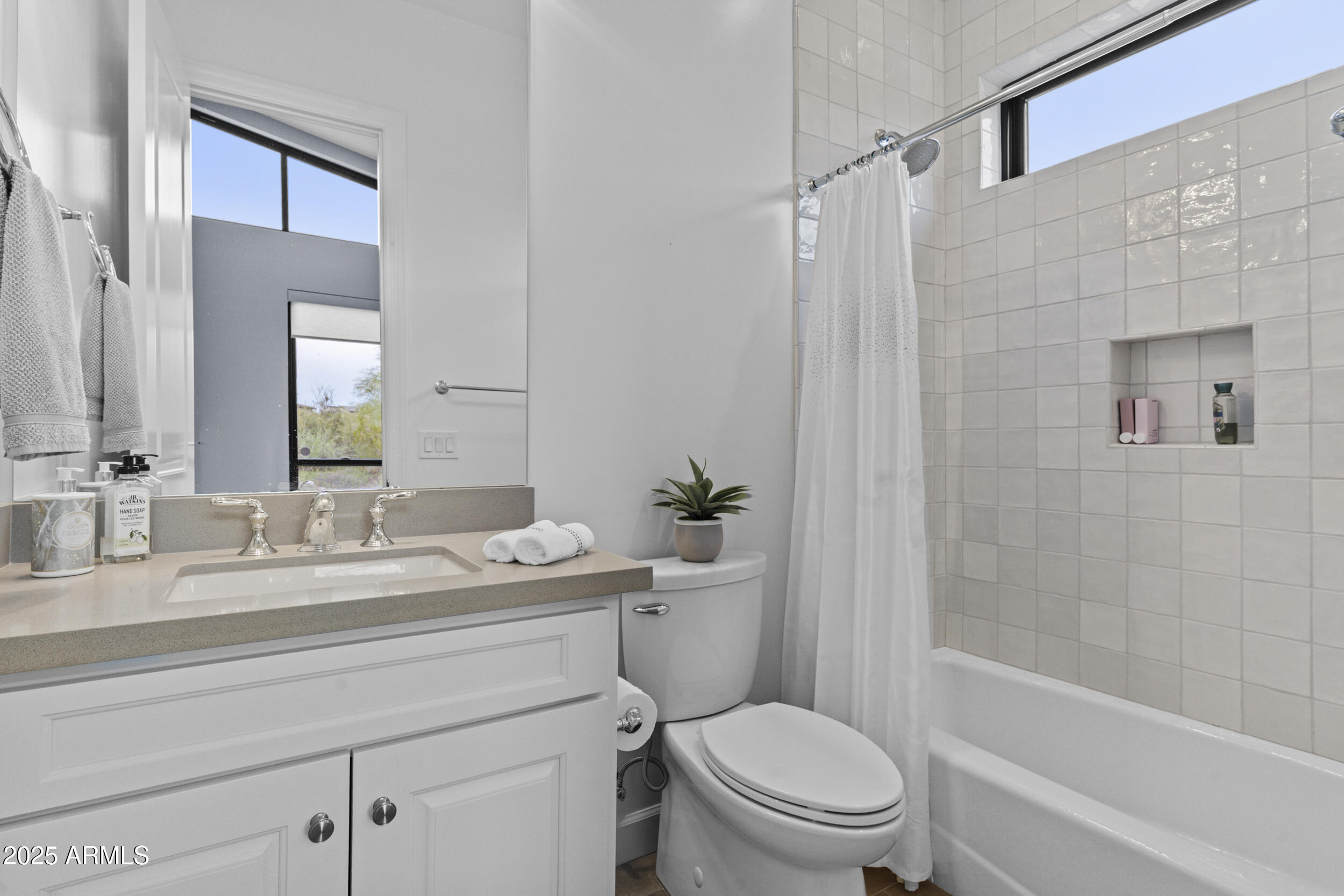 8316 E SAND FLOWER Drive