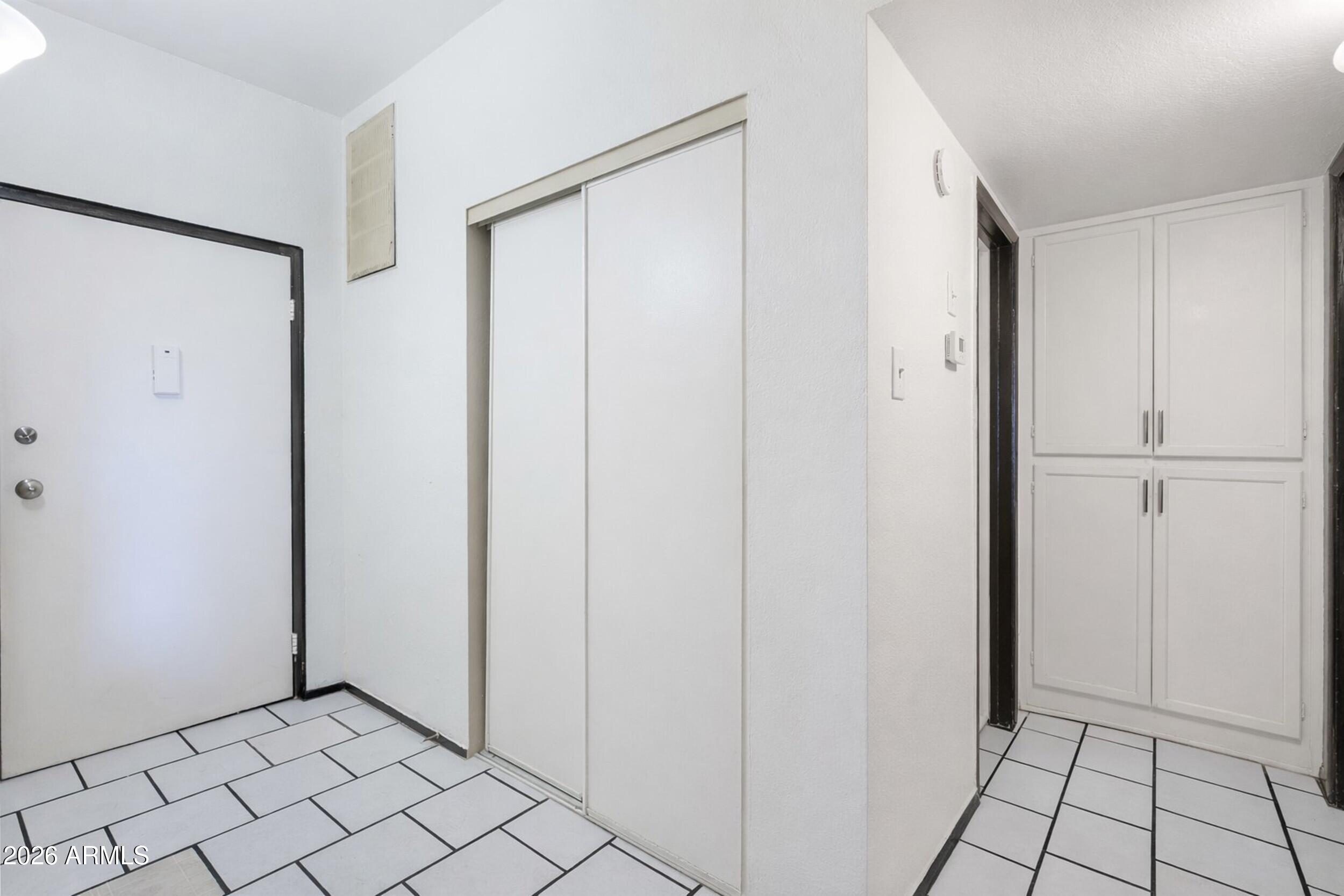355 E THOMAS Road B208