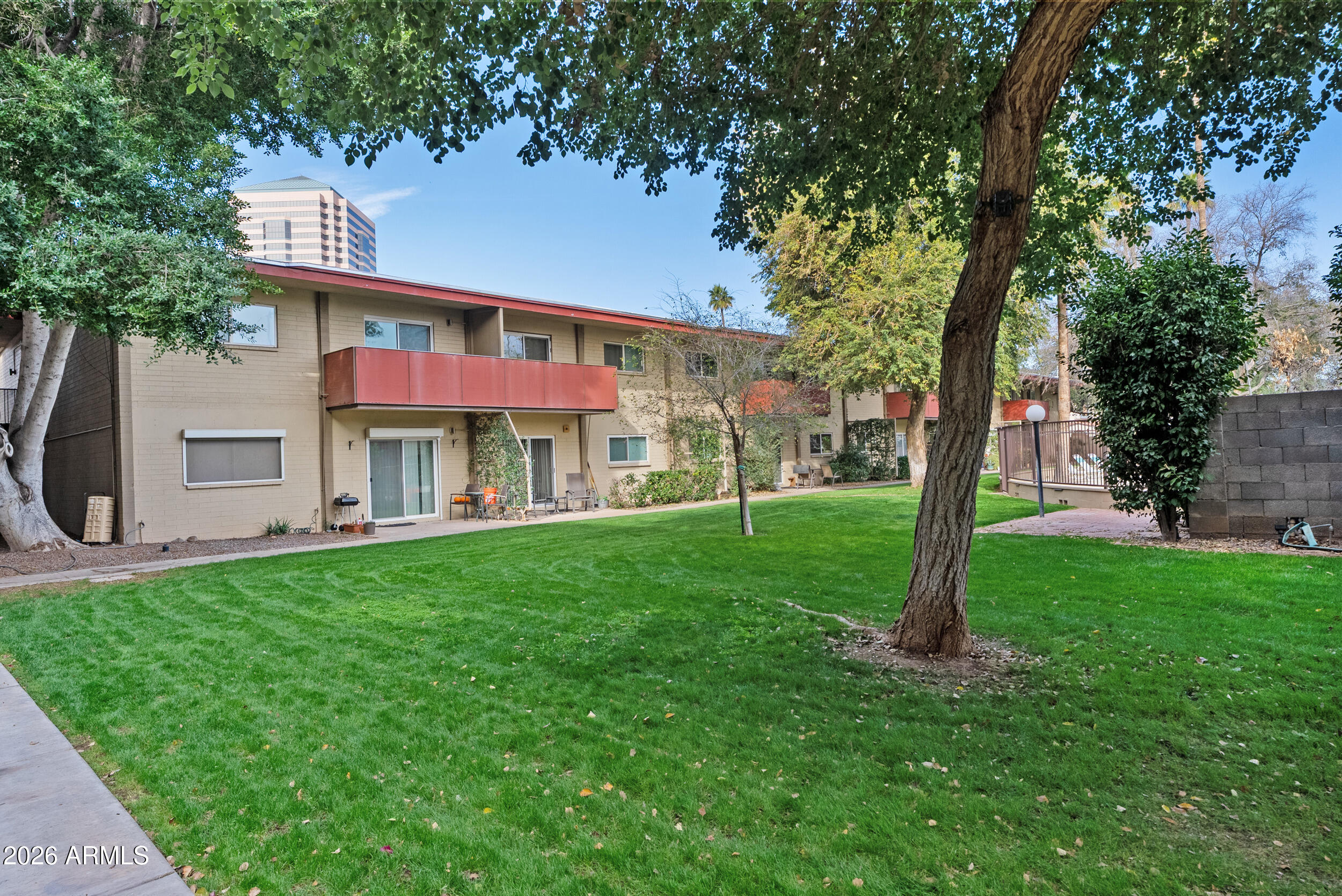 355 E THOMAS Road B208