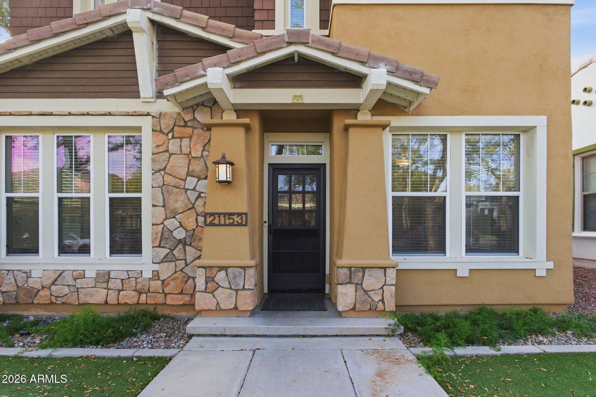 21153 W SYCAMORE Drive