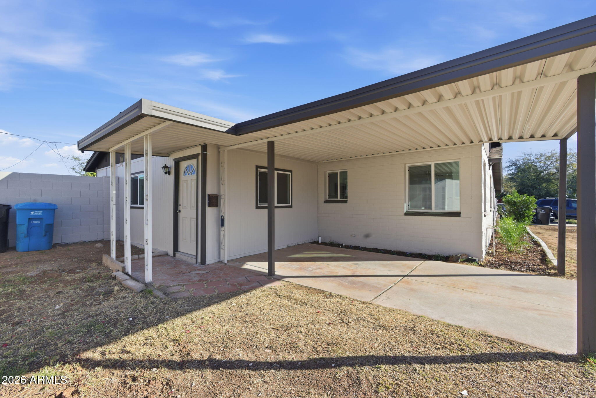 2308 E DELGADO Street