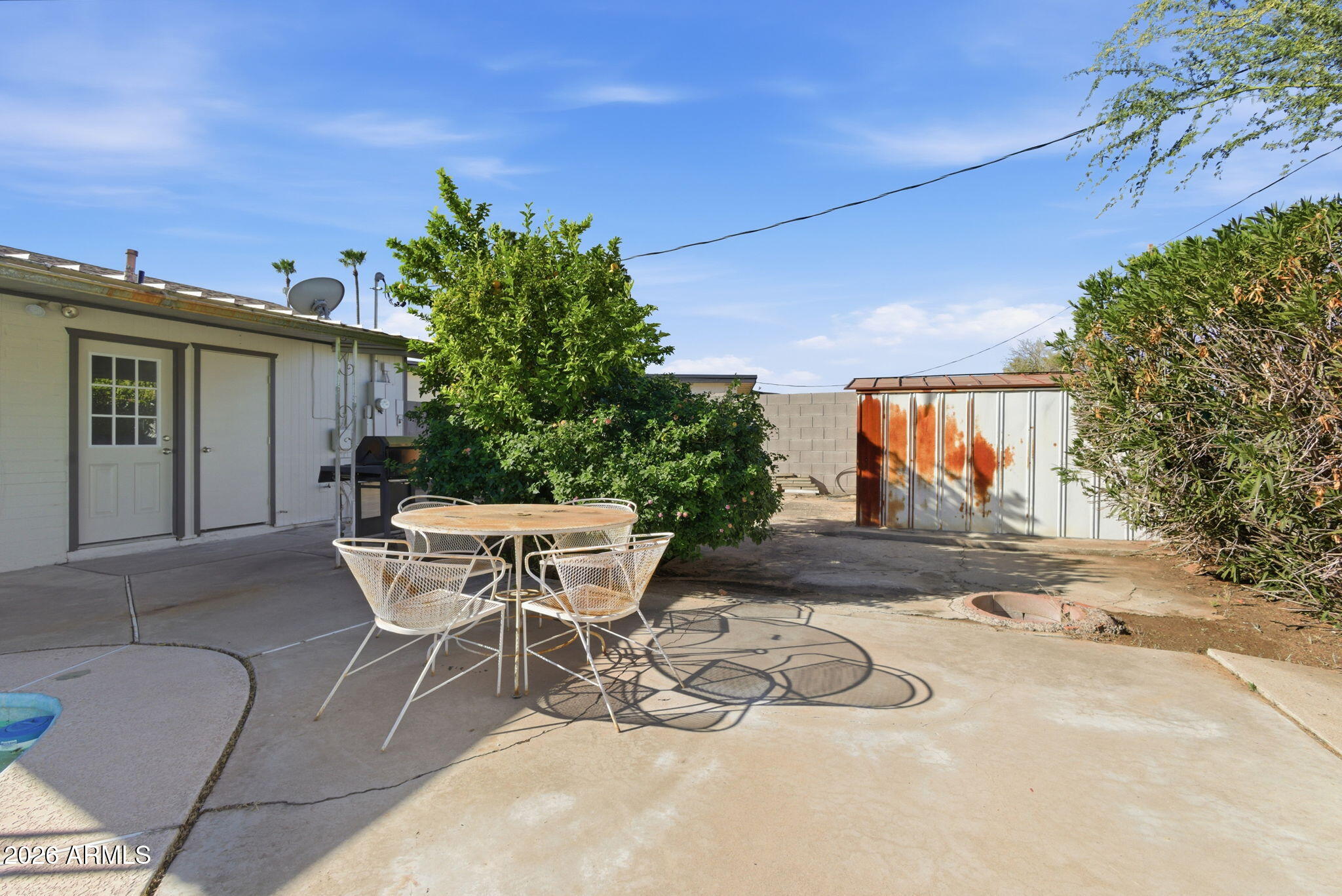 2308 E DELGADO Street