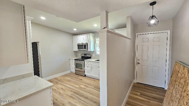 2202 W HEATHERBRAE Drive