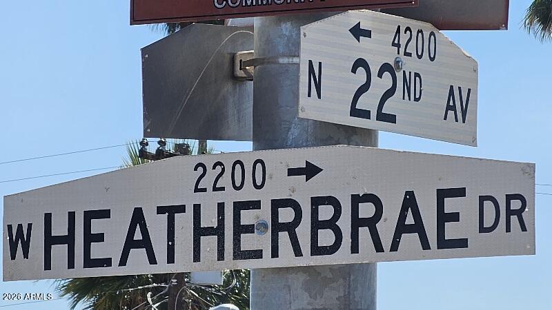 2202 W HEATHERBRAE Drive