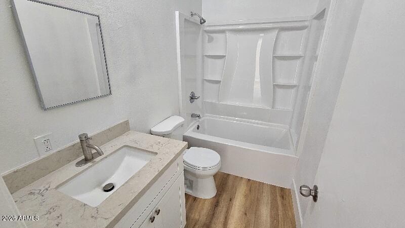 2202 W HEATHERBRAE Drive