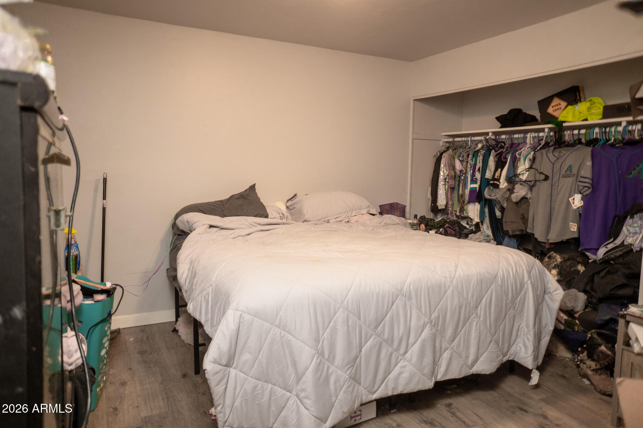 402 W BATTAGLIA Road