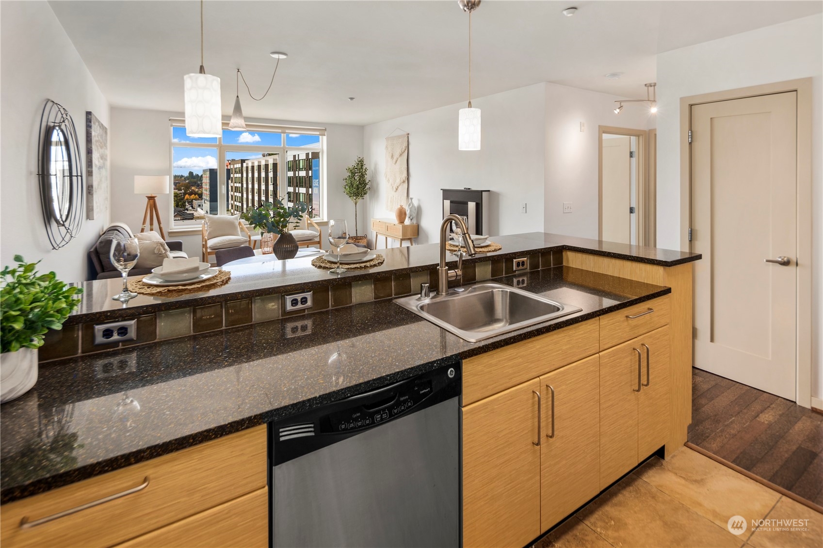 1530 NW Market Street Unit: 607