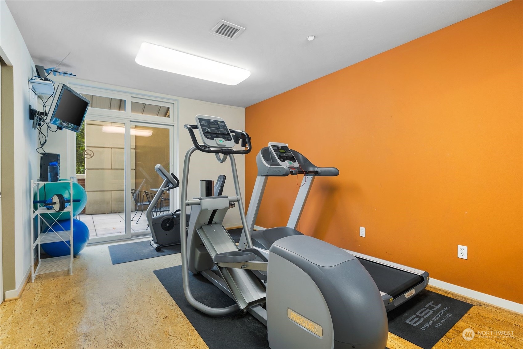 1530 NW Market Street Unit: 607