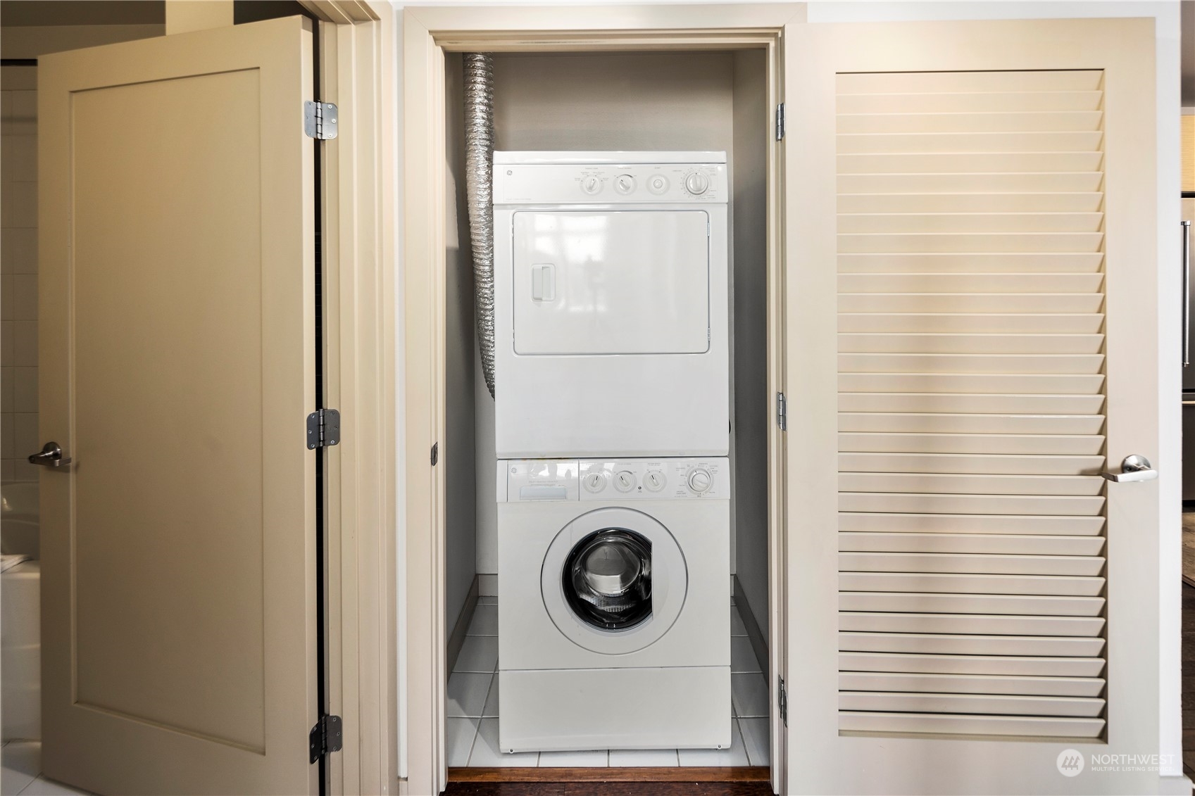 1530 NW Market Street Unit: 607