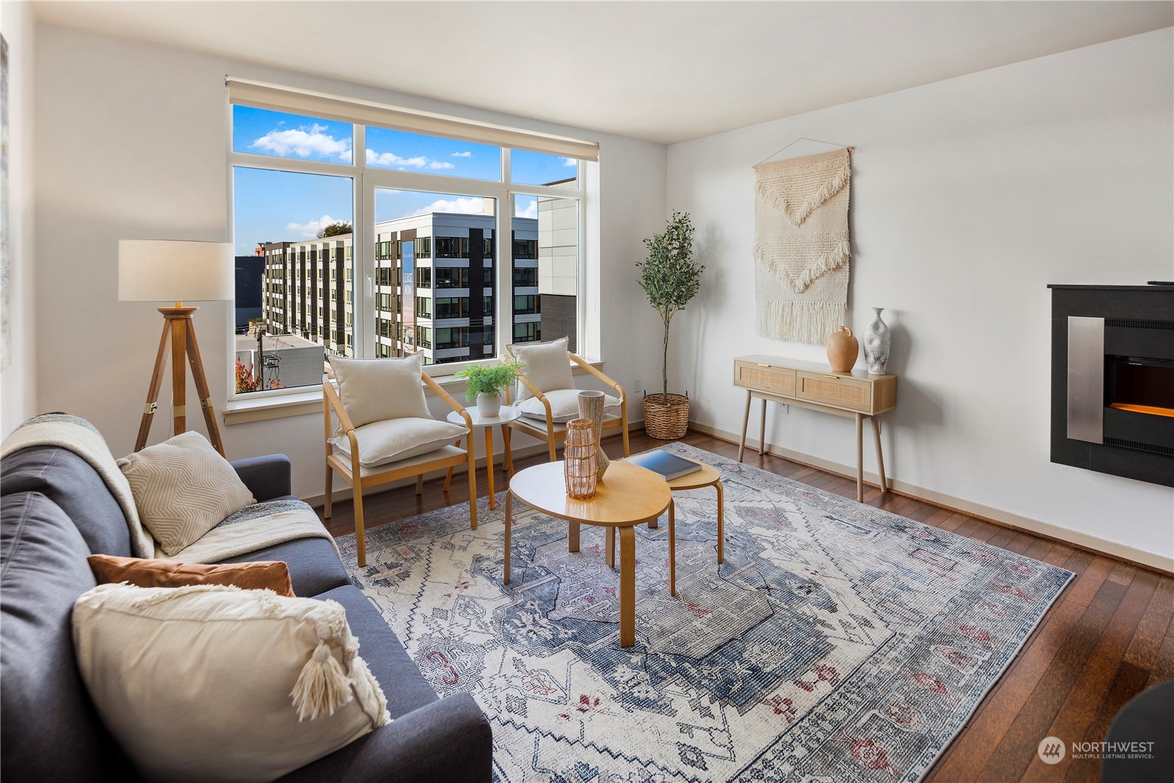 1530 NW Market Street Unit: 607