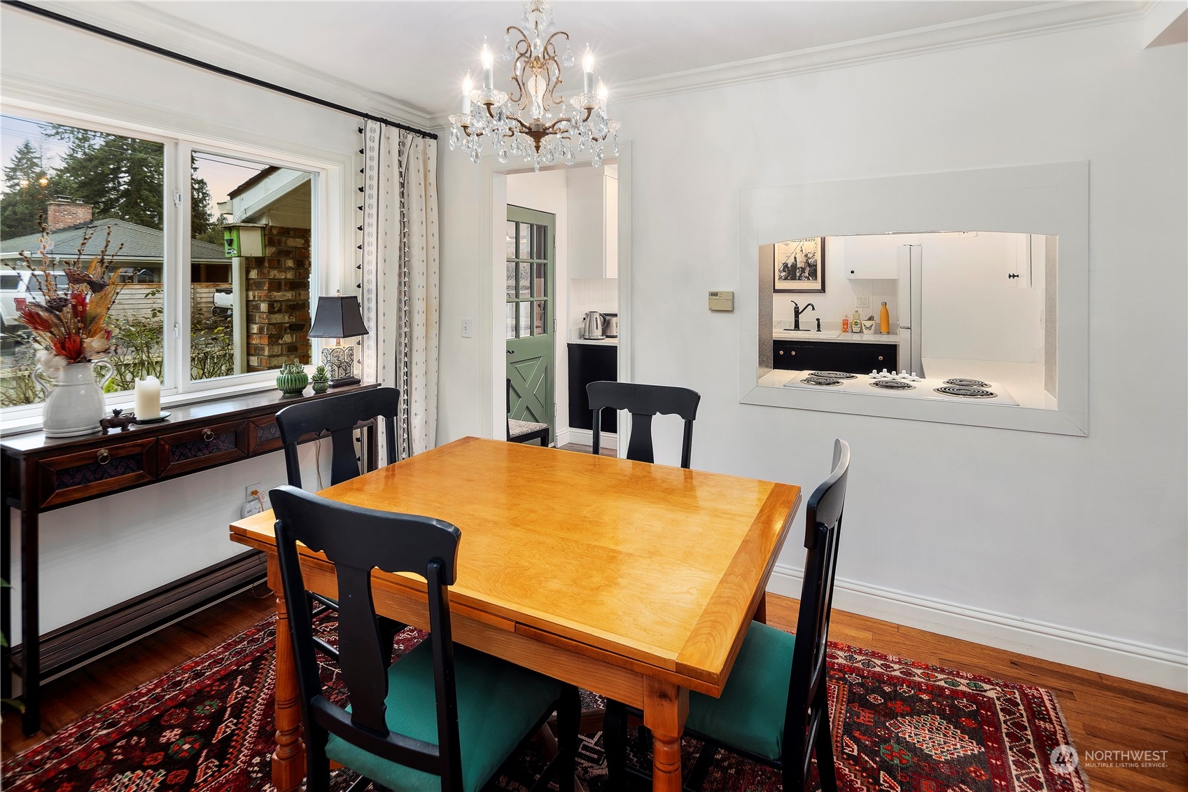 14011 Roslyn Place N