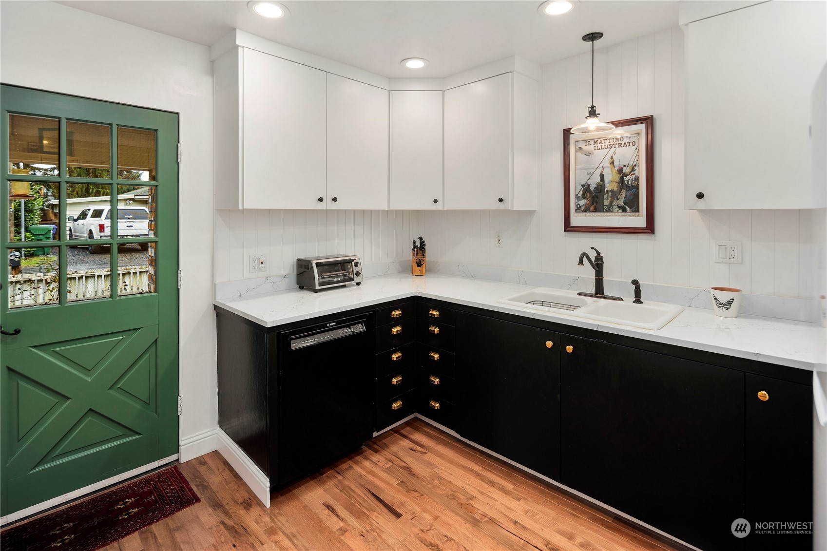 14011 Roslyn Place N