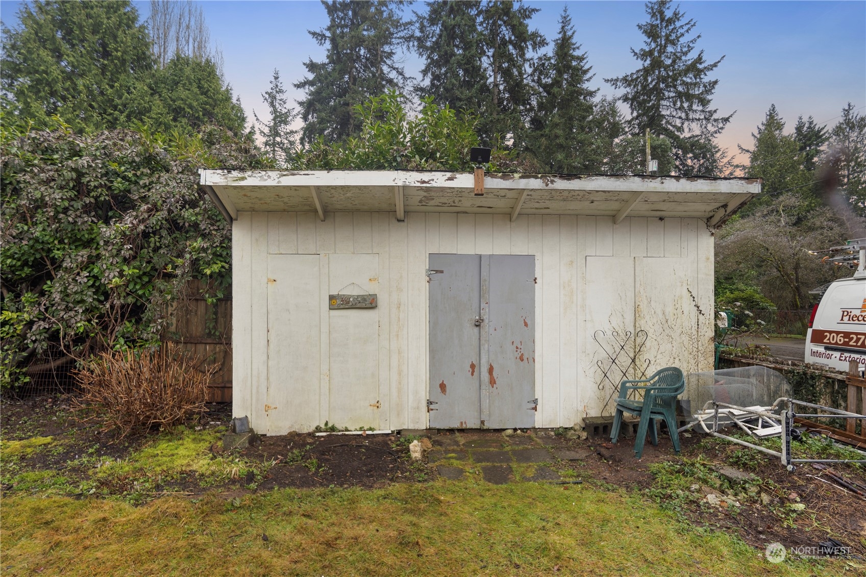 14011 Roslyn Place N