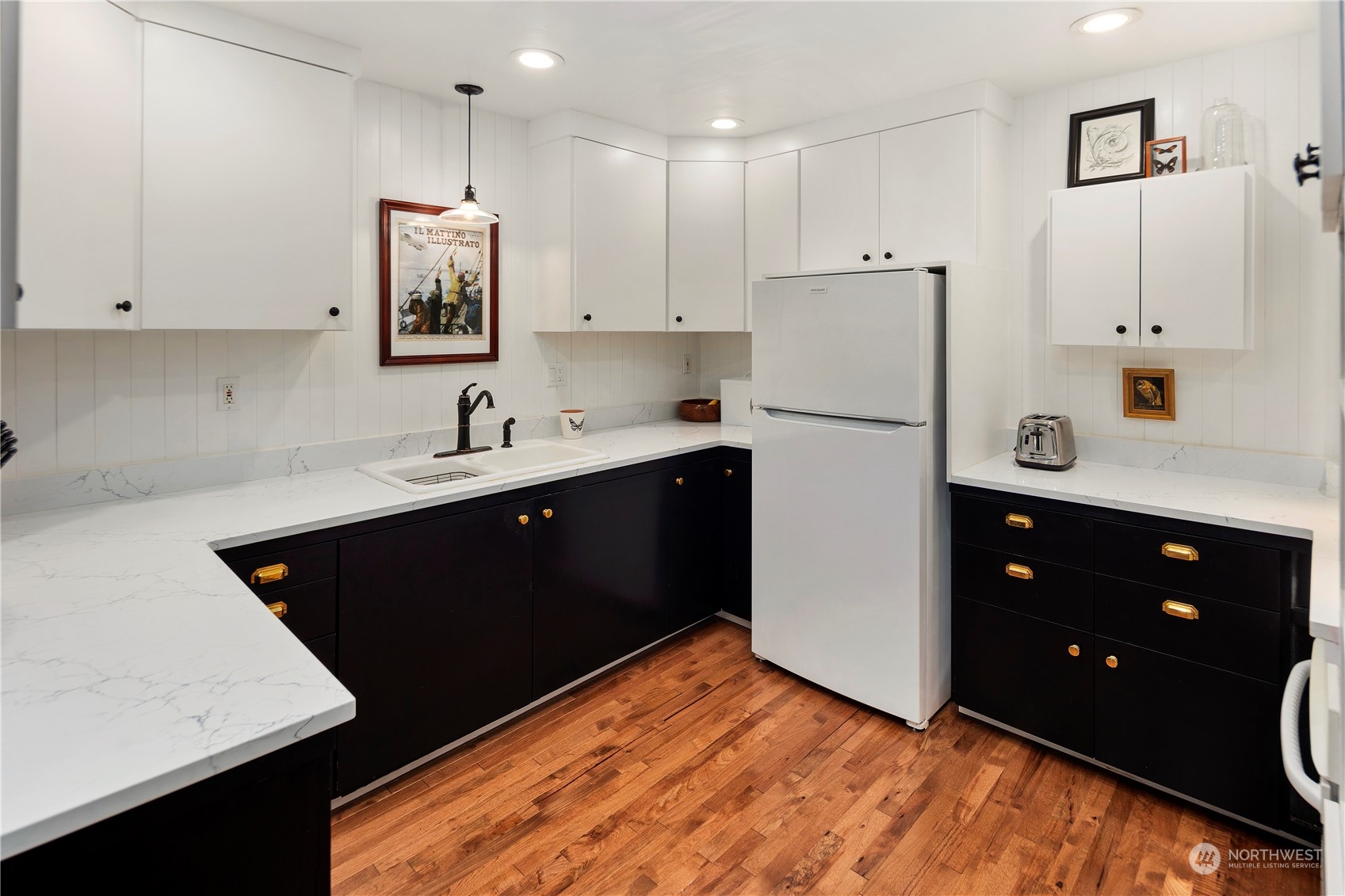 14011 Roslyn Place N