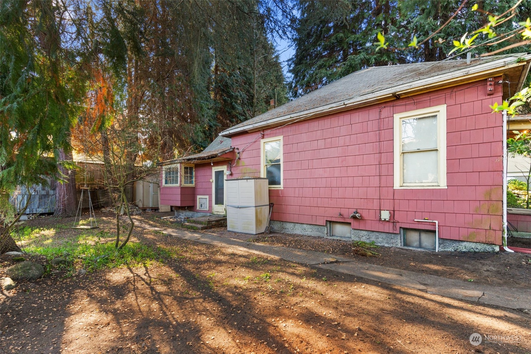 5834 Woodlawn Avenue N