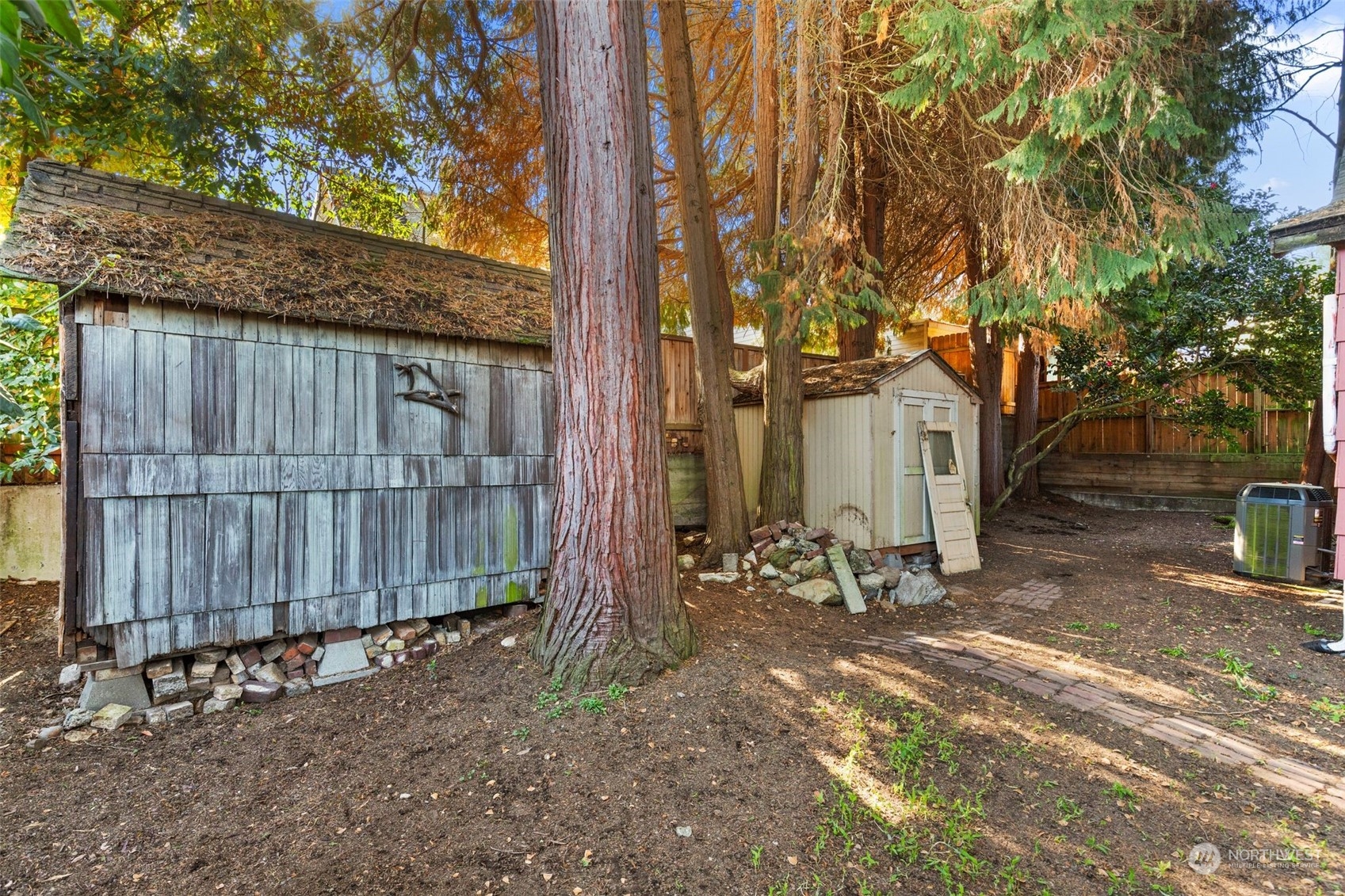 5834 Woodlawn Avenue N