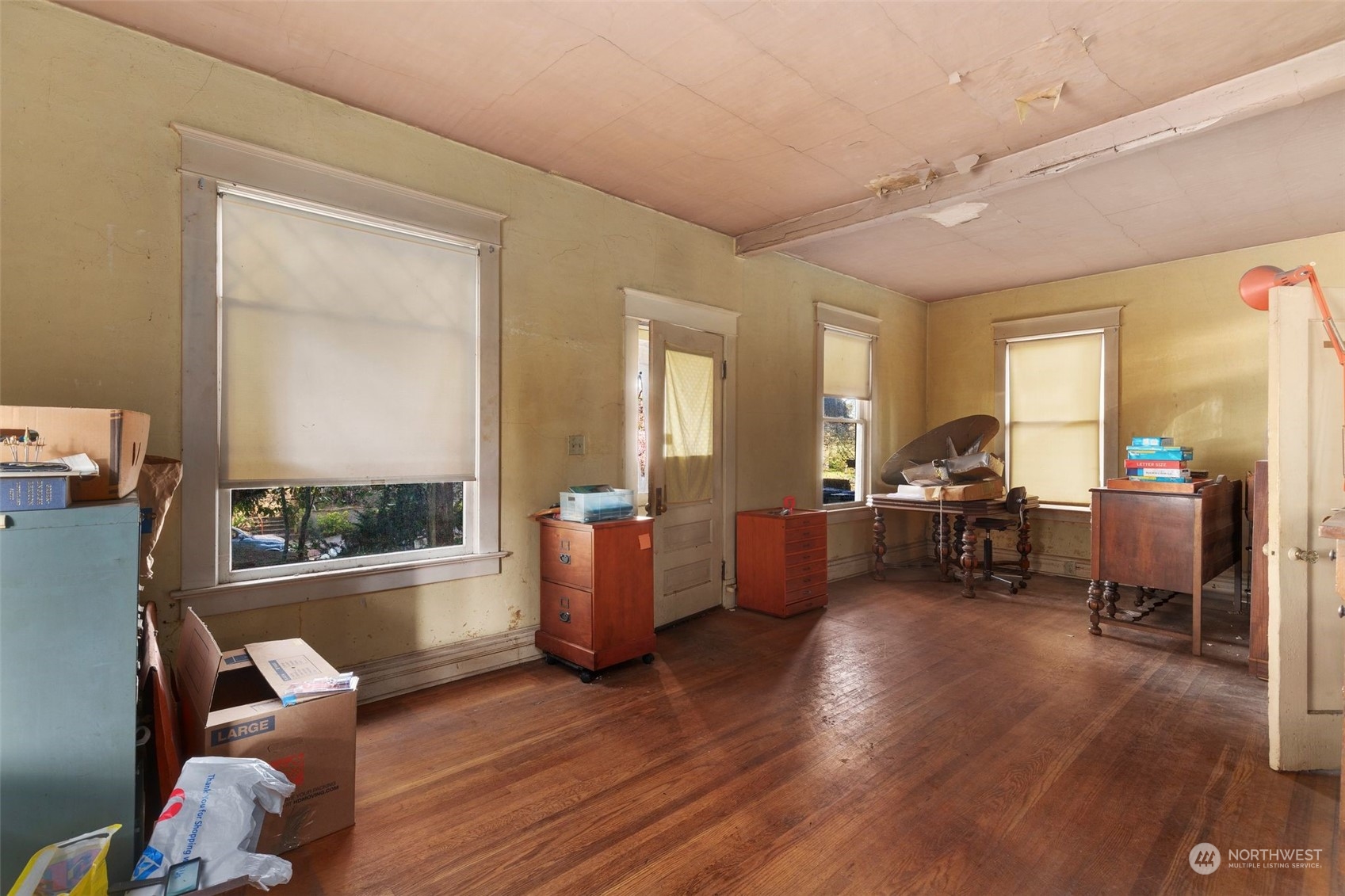 5834 Woodlawn Avenue N