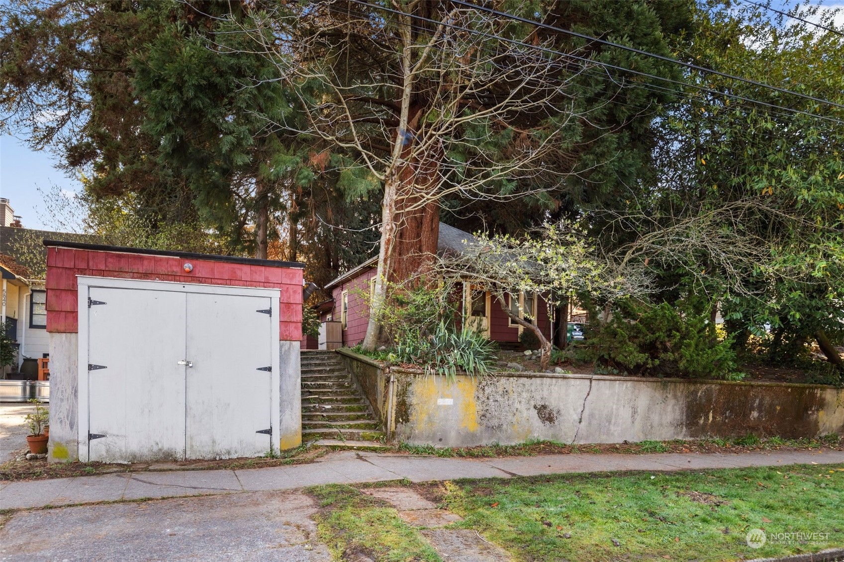 5834 Woodlawn Avenue N