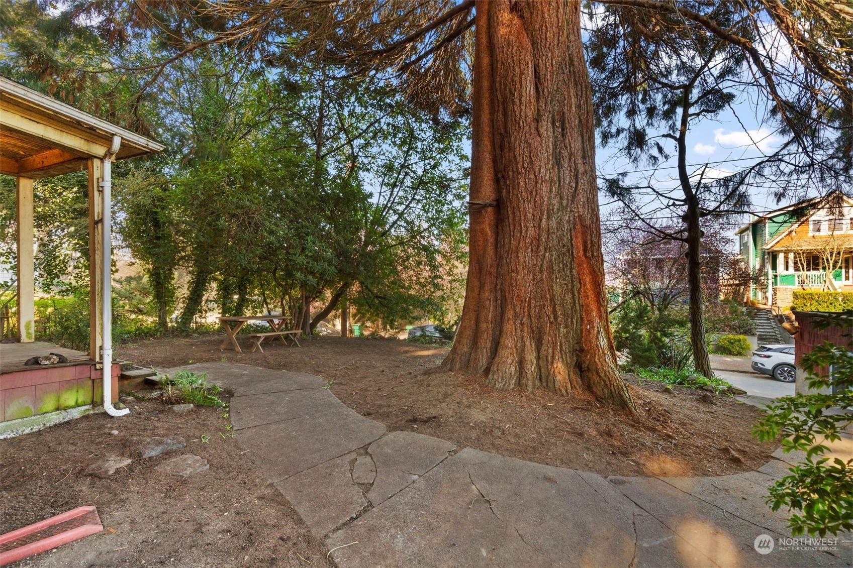 5834 Woodlawn Avenue N