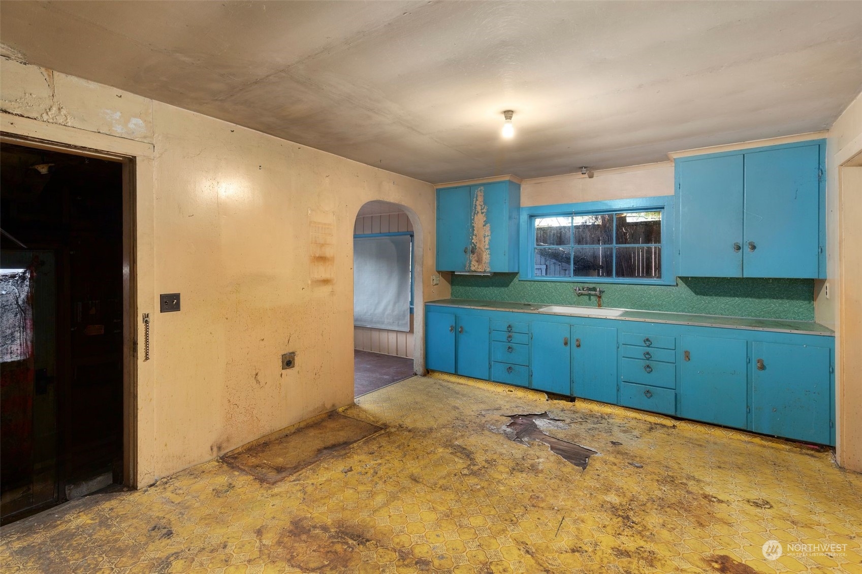 5834 Woodlawn Avenue N