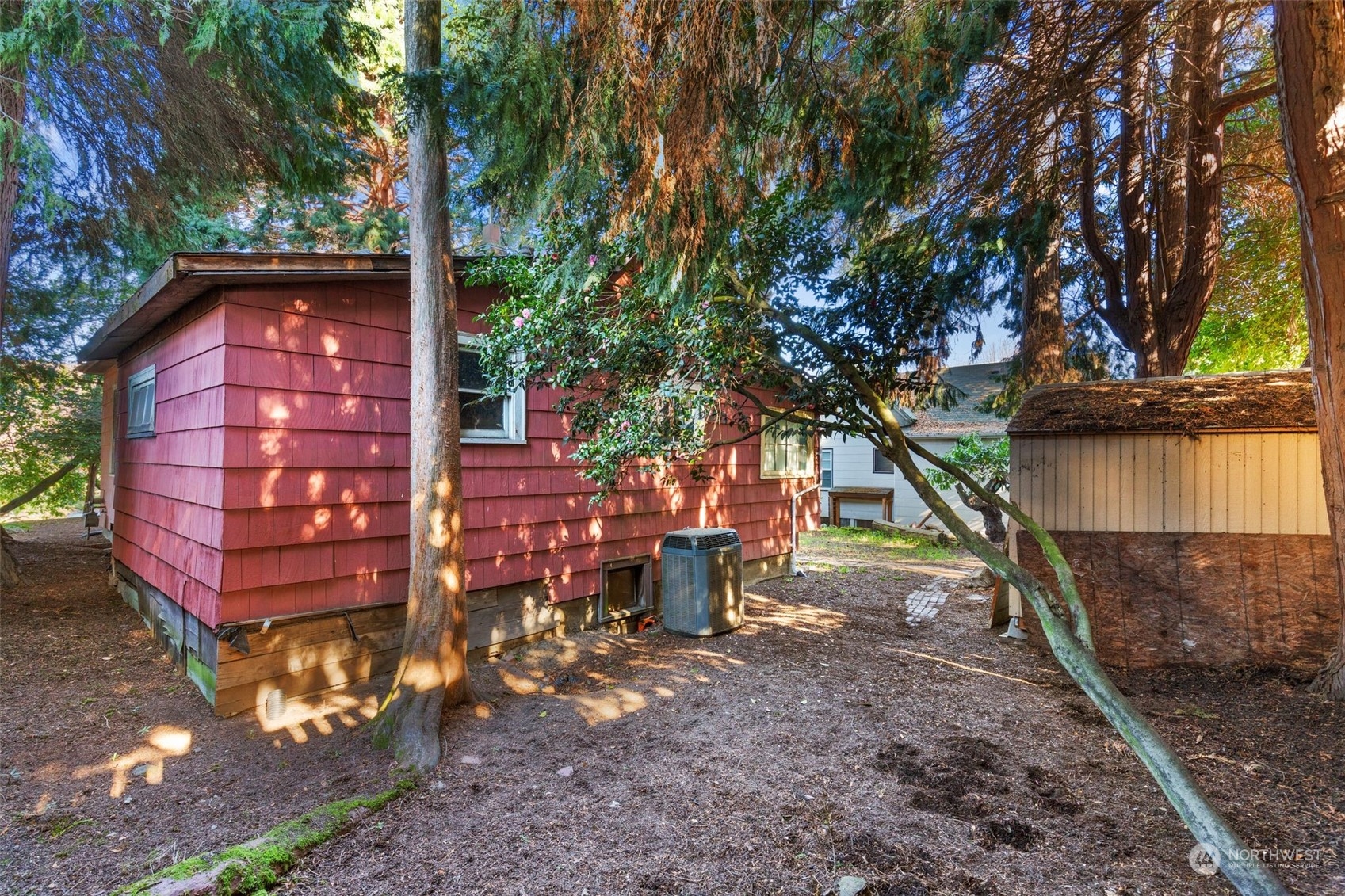 5834 Woodlawn Avenue N