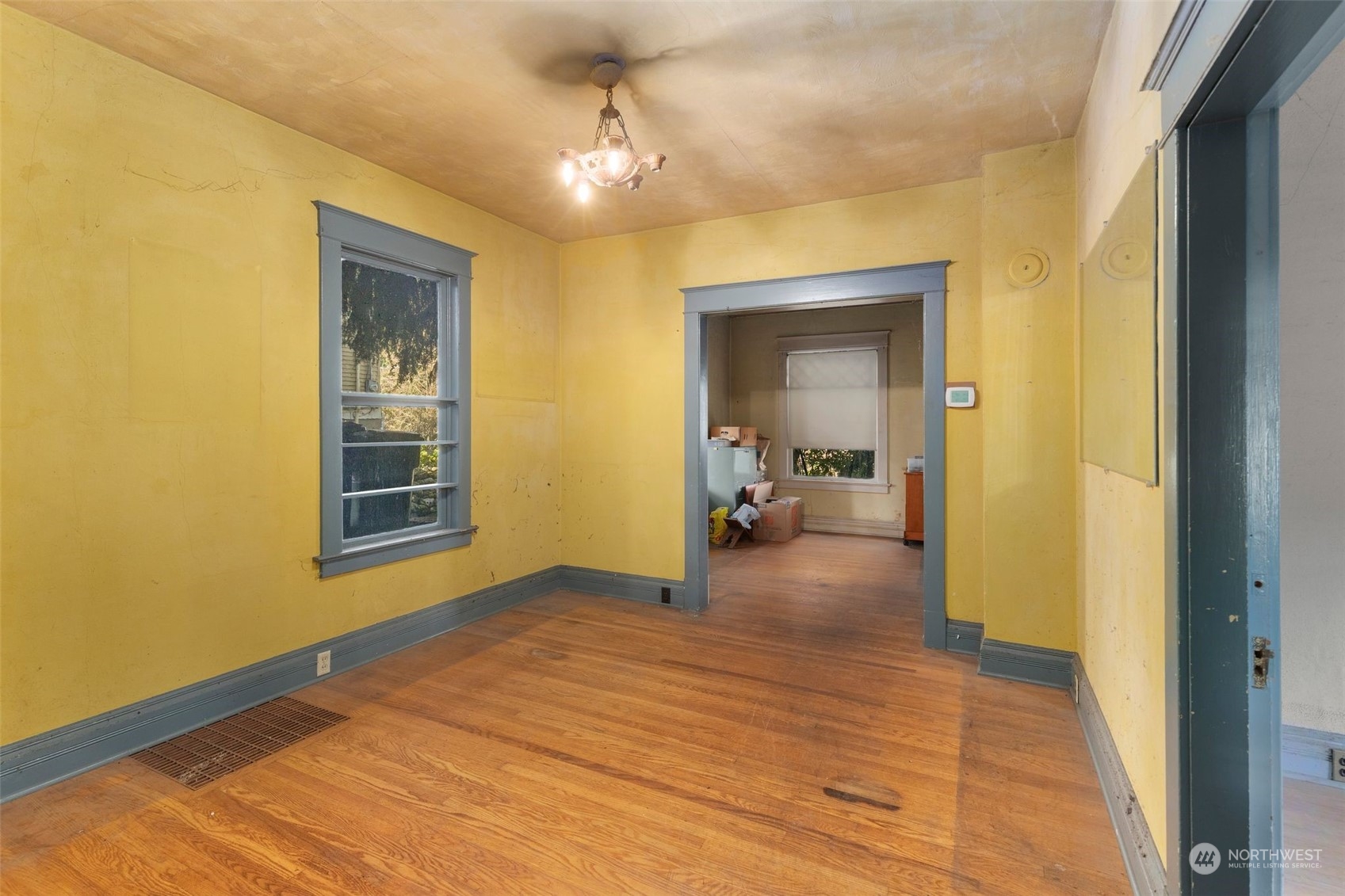 5834 Woodlawn Avenue N