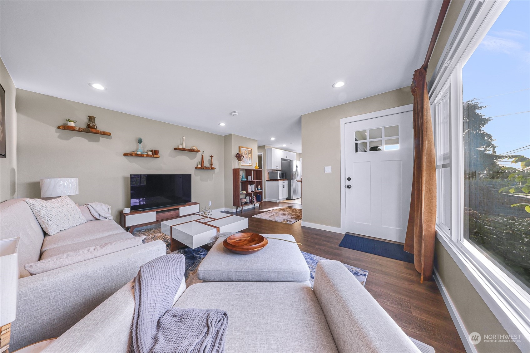 502 E Division Street