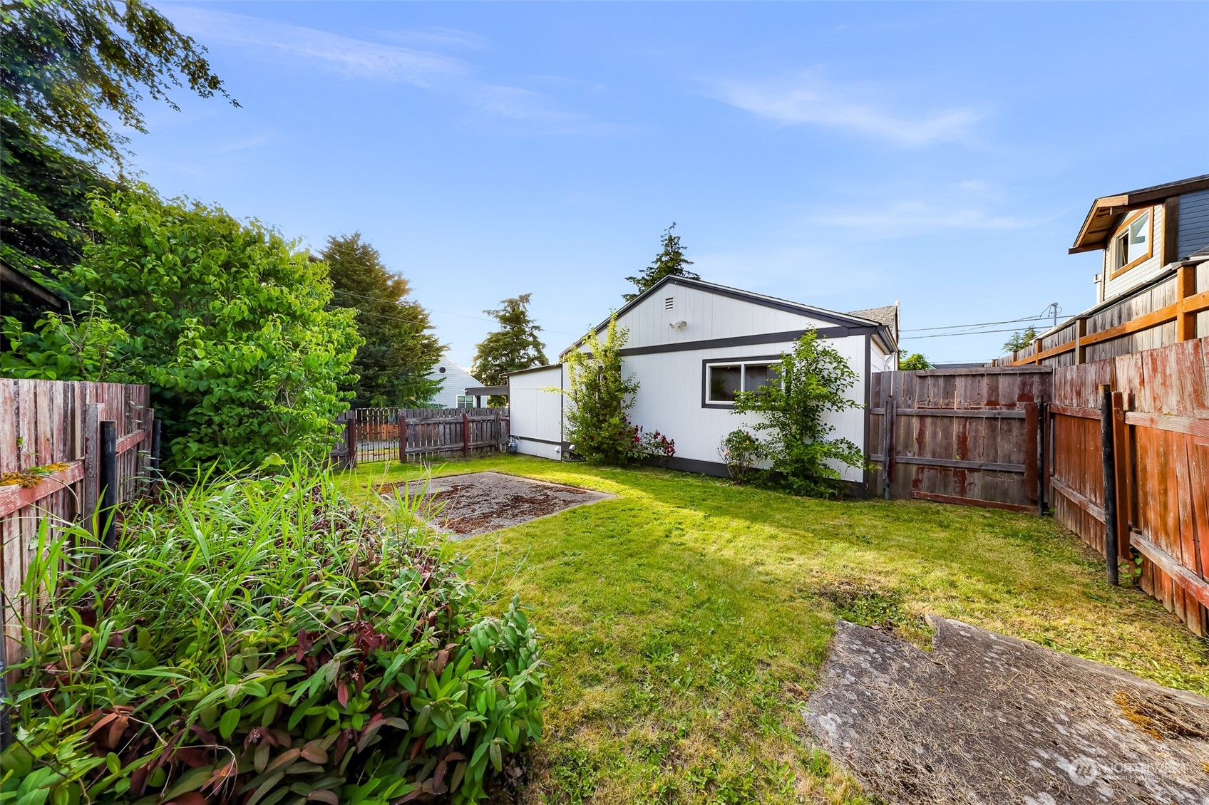 502 E Division Street