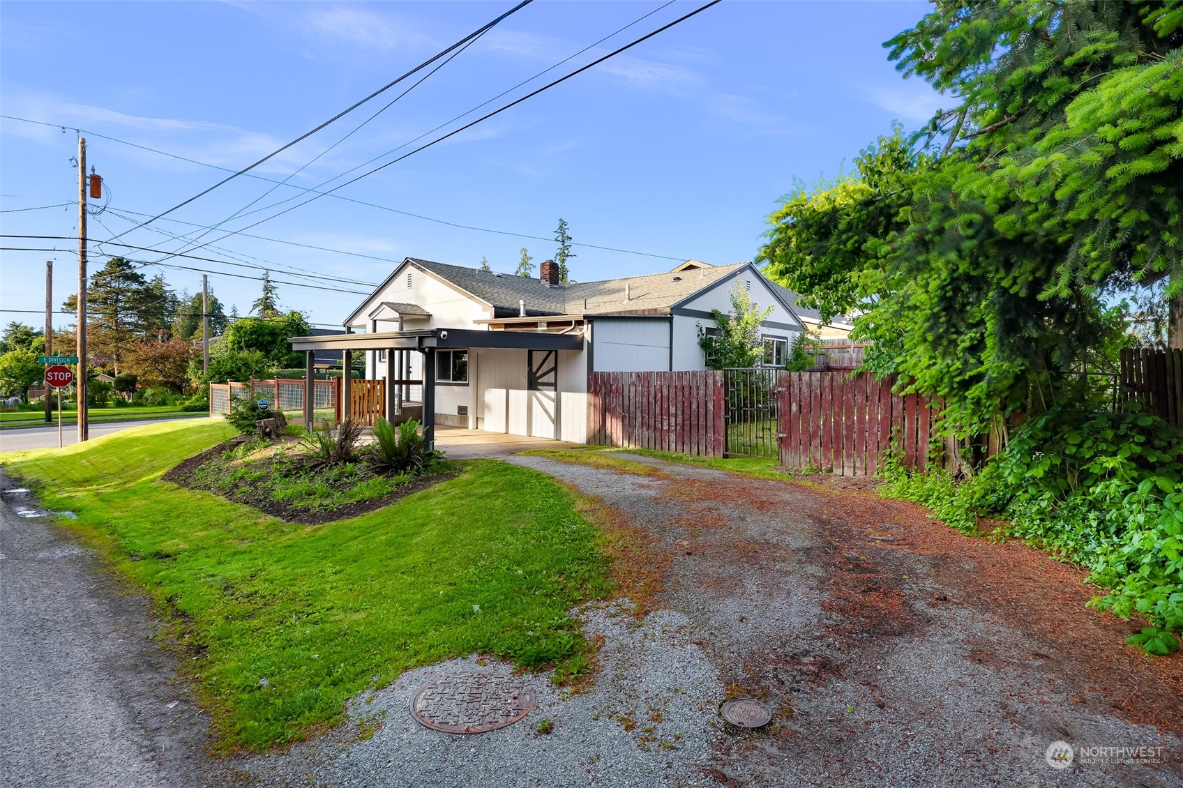 502 E Division Street