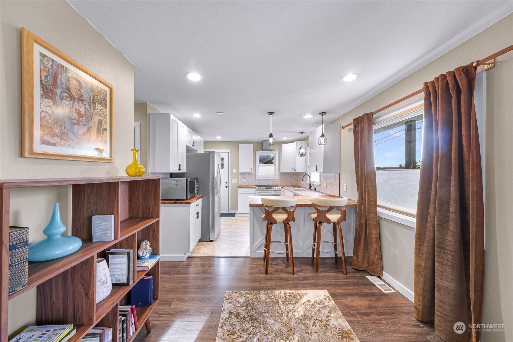 502 E Division Street