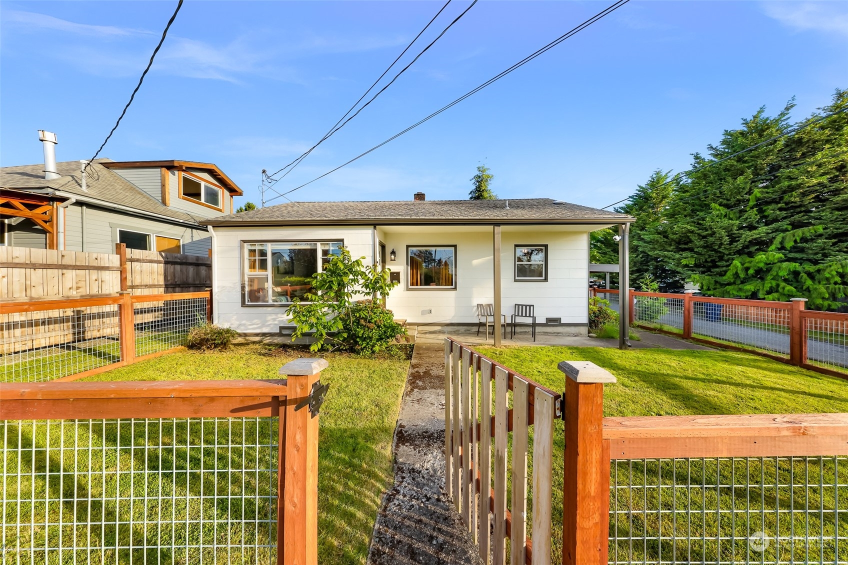 502 E Division Street