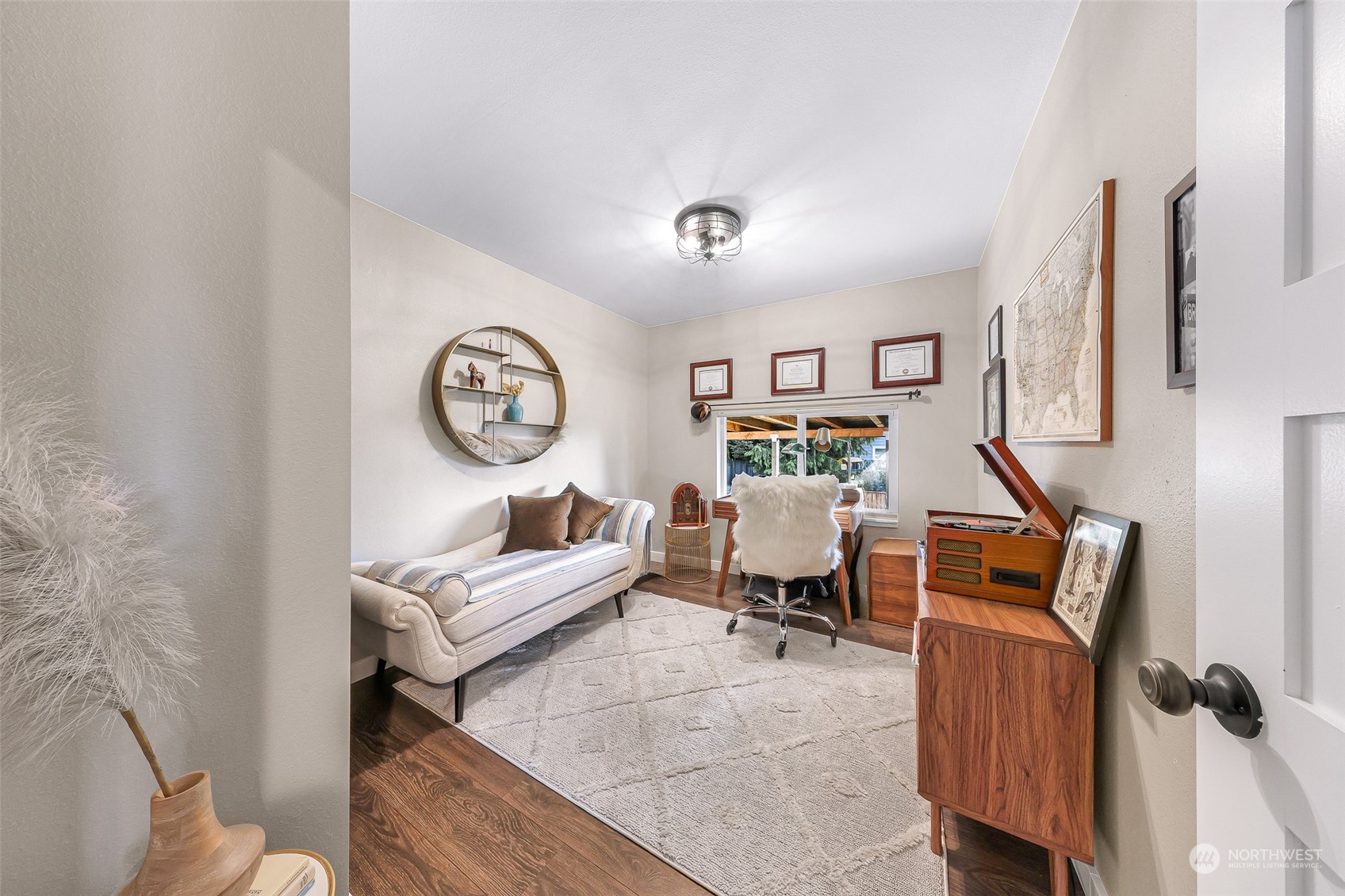 502 E Division Street