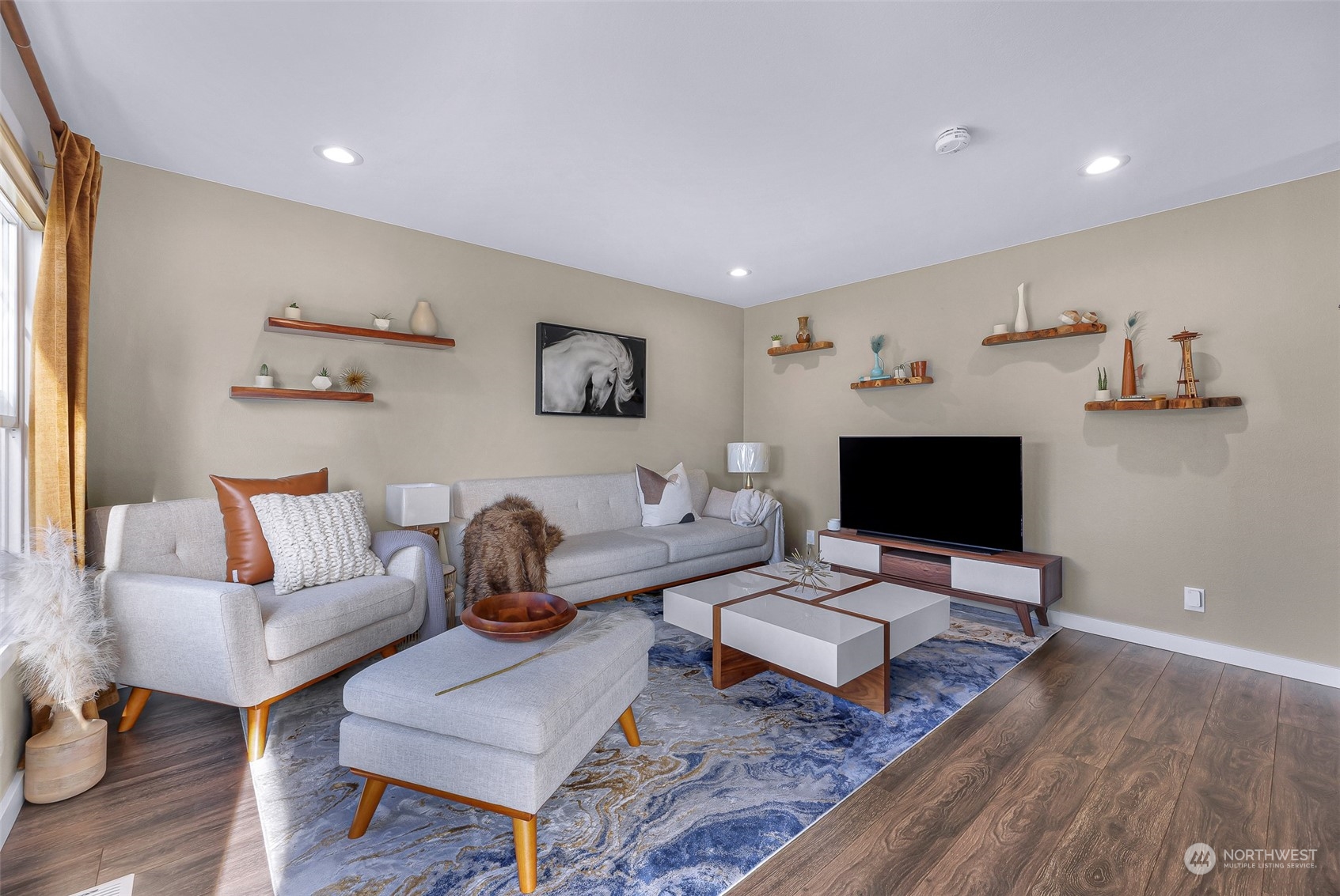 502 E Division Street