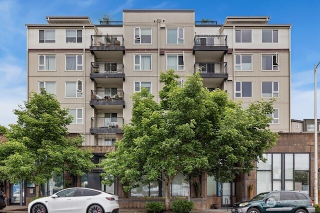 12334 31st Avenue NE Unit: 305