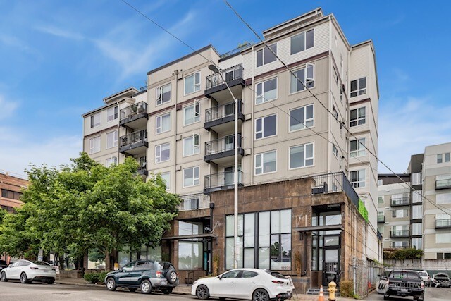 12334 31st Avenue NE Unit: 305