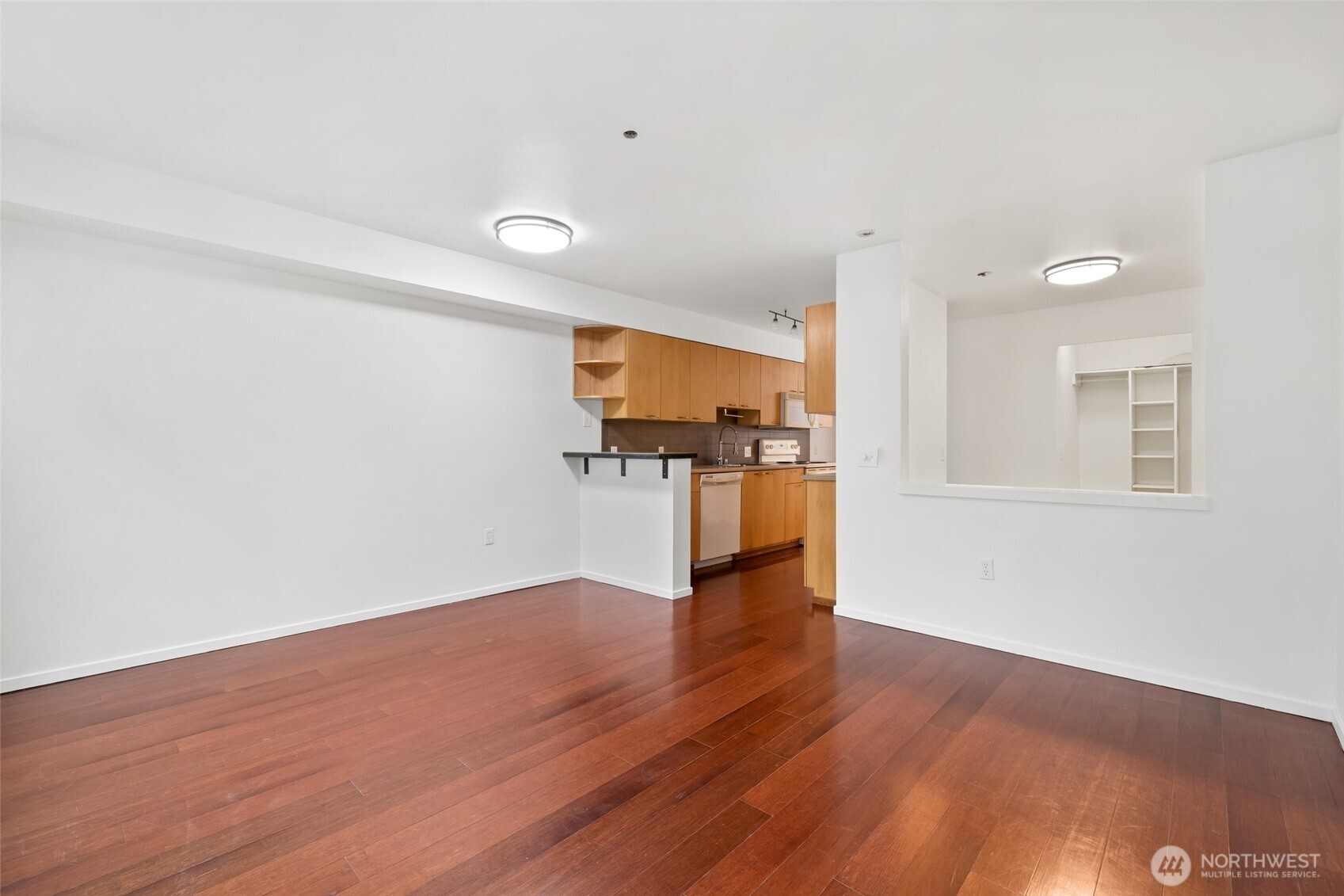 12334 31st Avenue NE Unit: 305