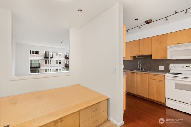 12334 31st Avenue NE Unit: 305