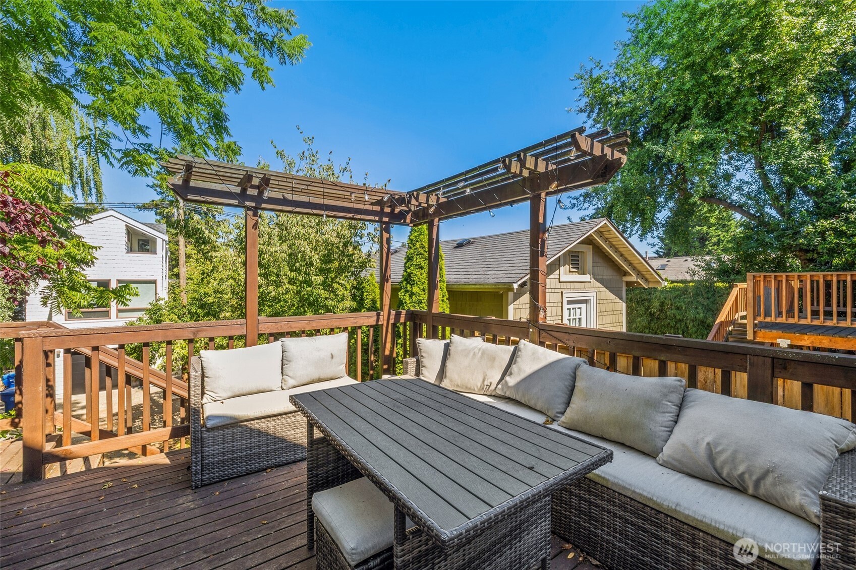 5432 Kirkwood Place N