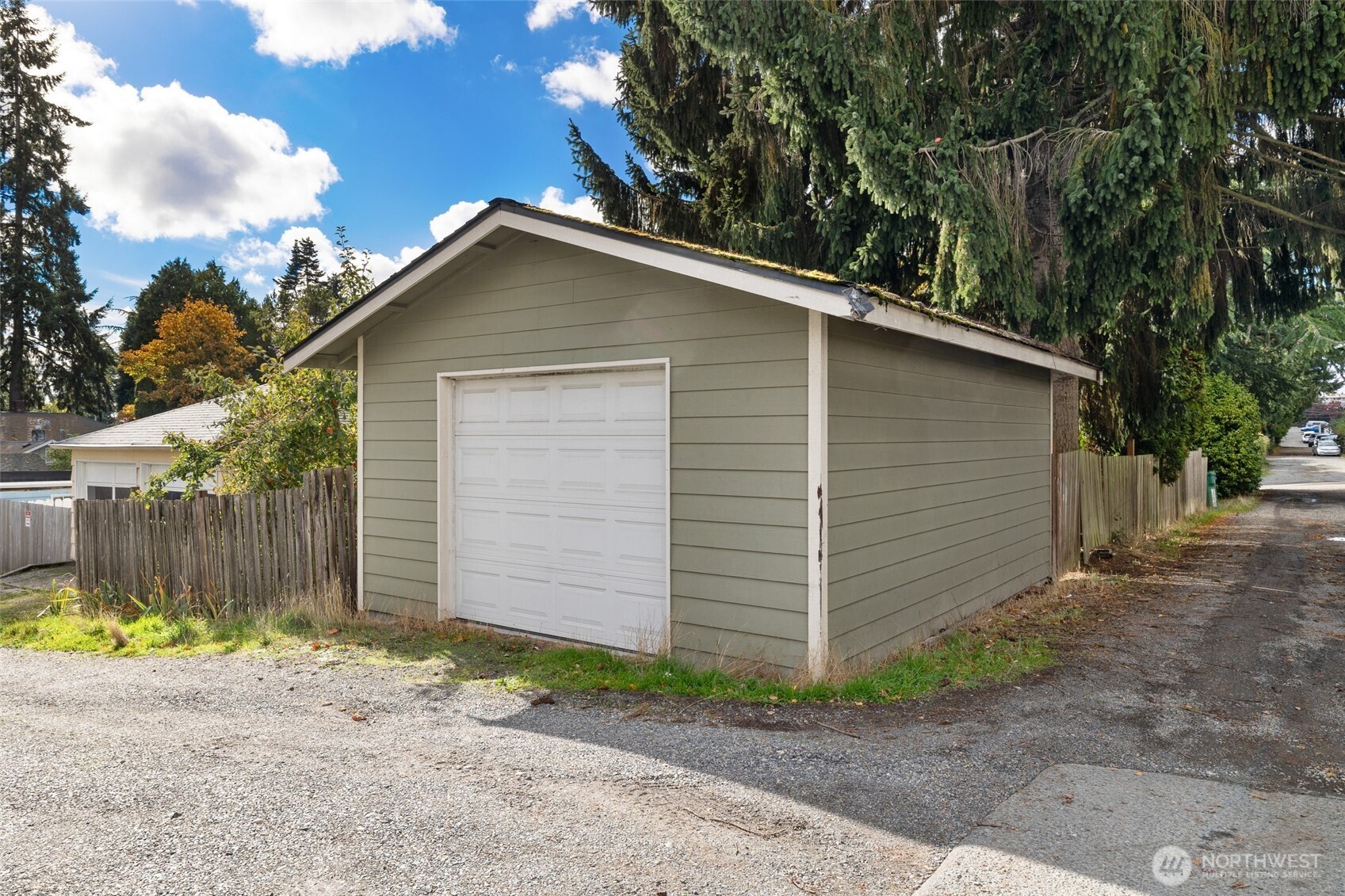 10346 Interlake Avenue N