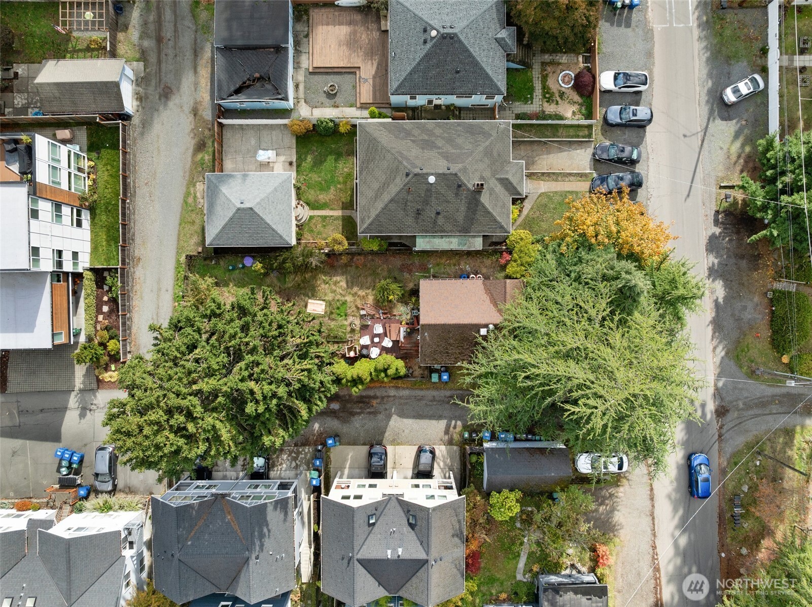 10346 Interlake Avenue N