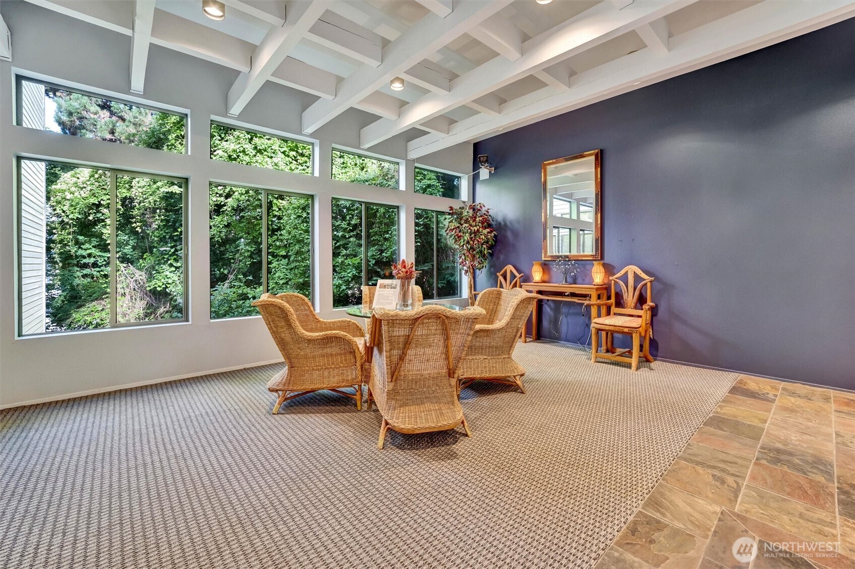 211 Summit Avenue E Unit: N305