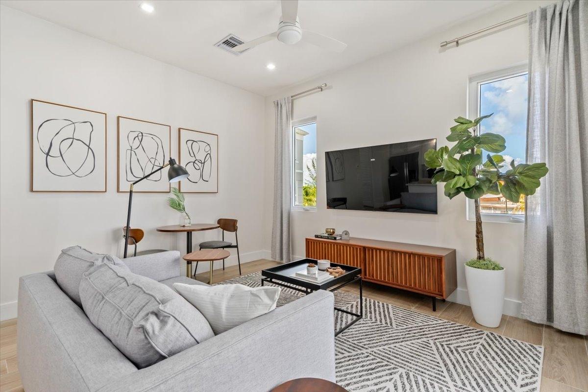 303 COCONUT COVE, ATLANTIC DR Unit: 303