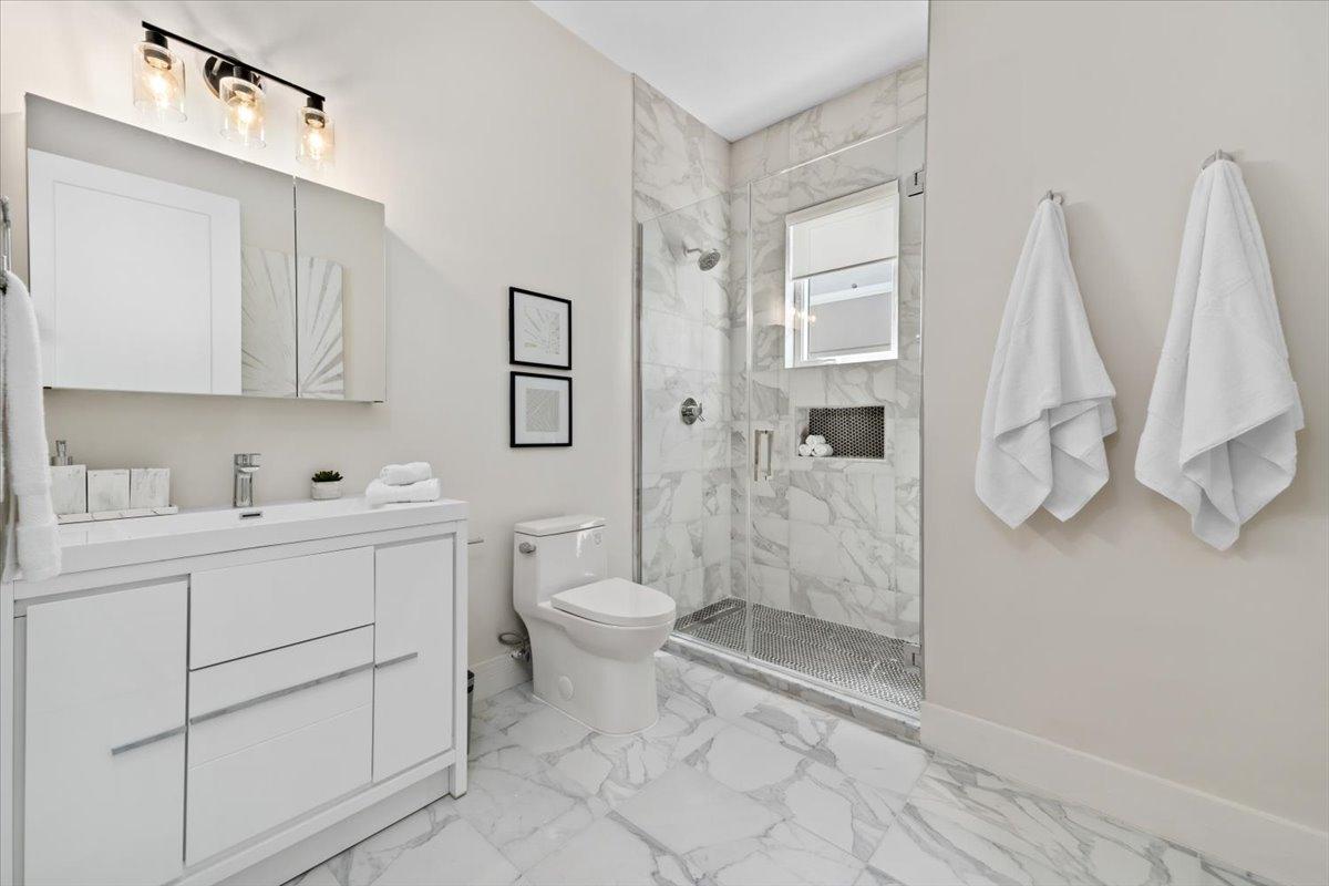 303 COCONUT COVE, ATLANTIC DR Unit: 303